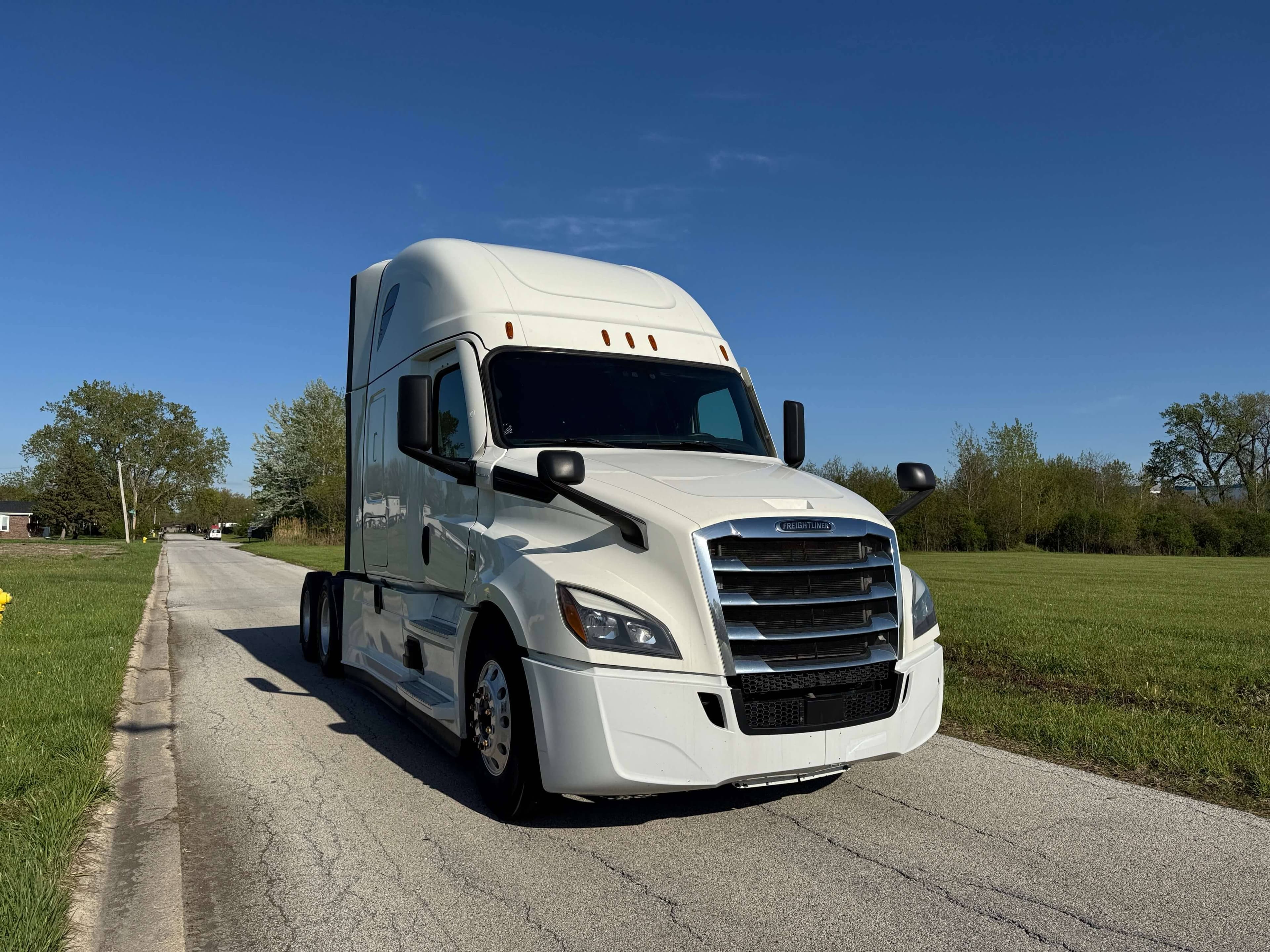 2023 Freightliner Cascadia 126 image 3