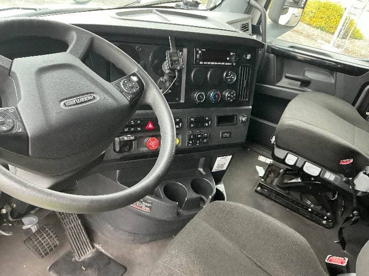 2023 Freightliner Cascadia 126 image 4