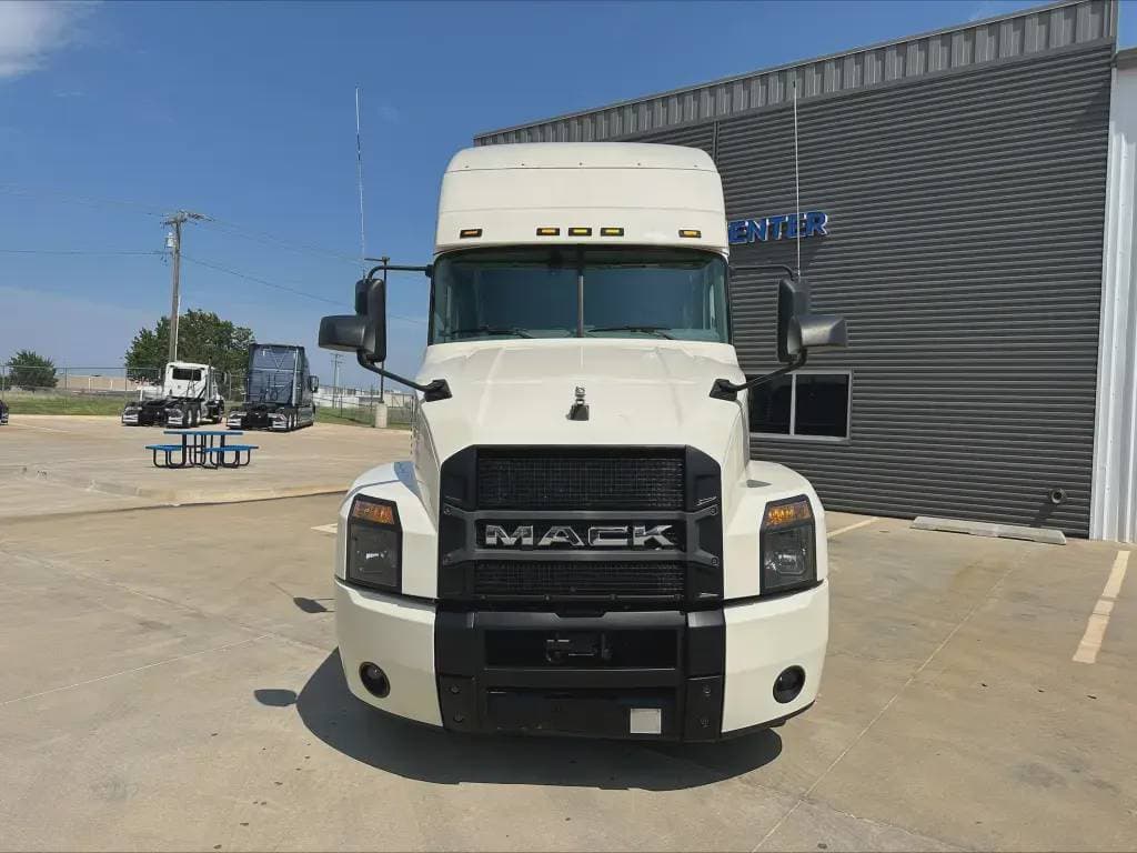 Used 2023 MACK Conventional - Sleeper Truck image 7
