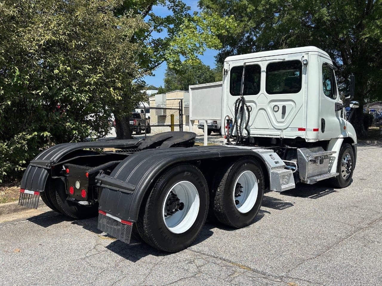 2019 Freightliner Cascadia 113 image 10