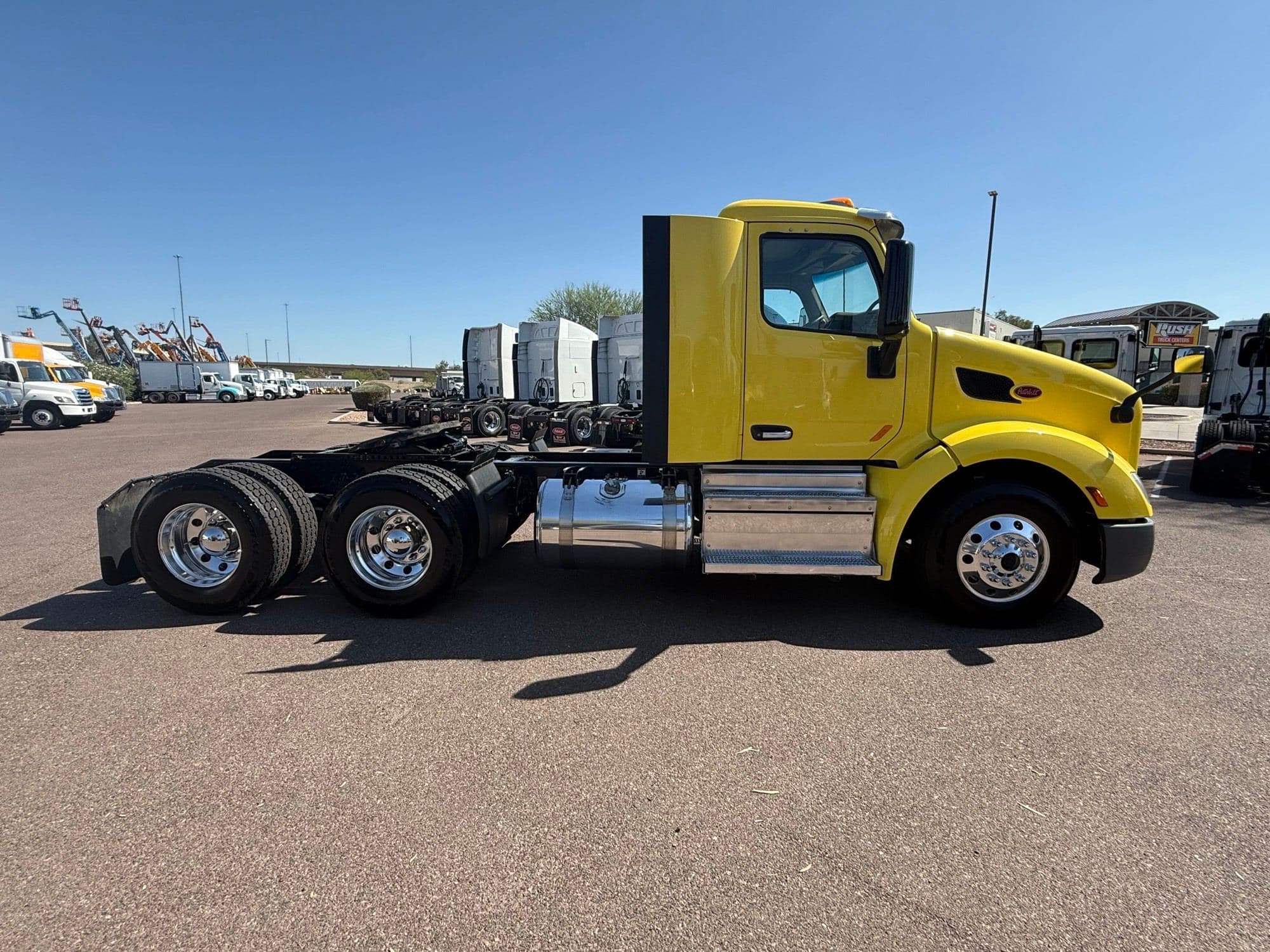 2021 Peterbilt 579 image 7