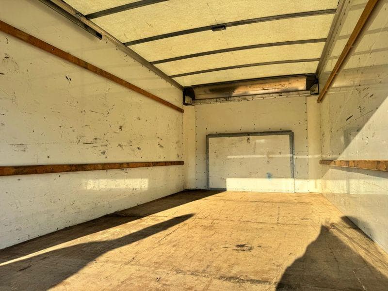 2022 Ford CF8000 image 27