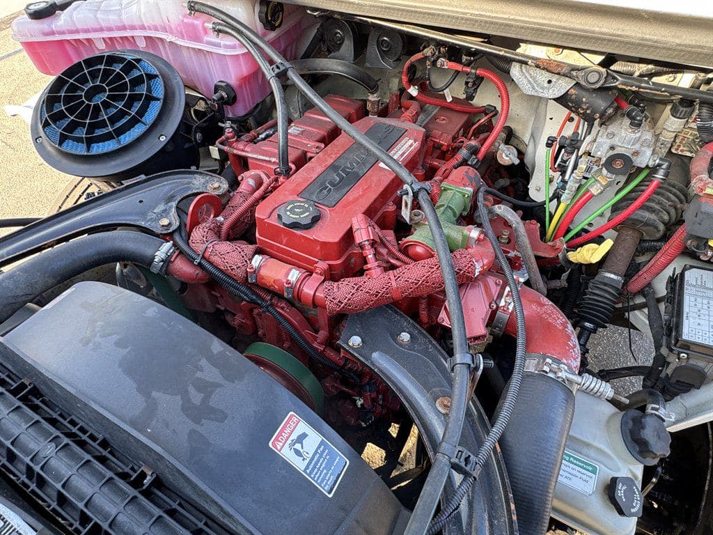 2015 Freightliner M2 106 image 45