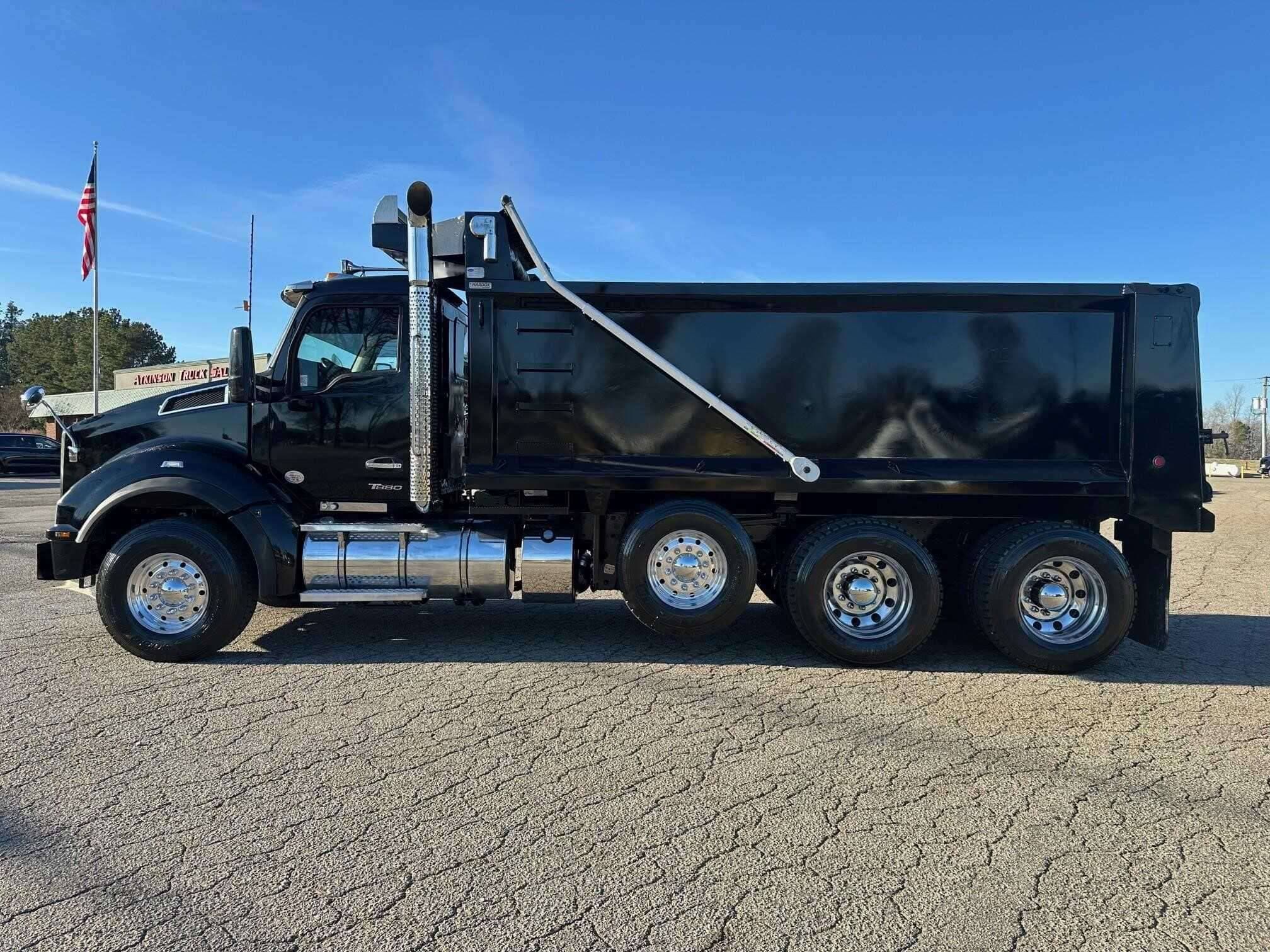 2023 Kenworth T880 image 4