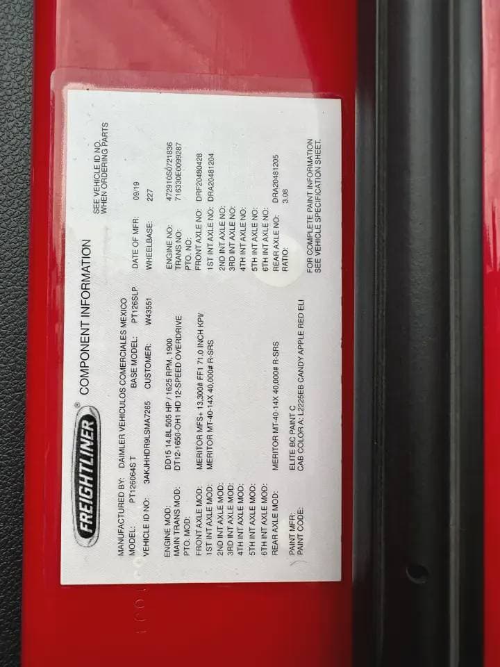 2020 Freightliner Cascadia image 14