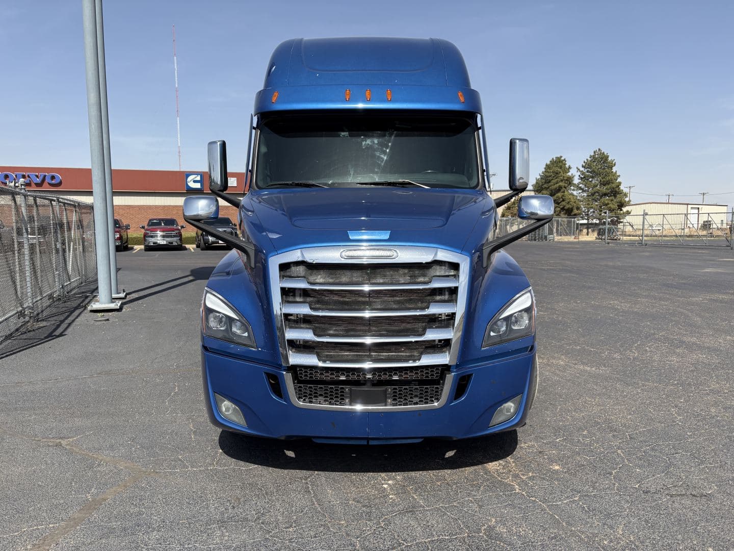 2022 Freightliner CASCADIA 126 image 3