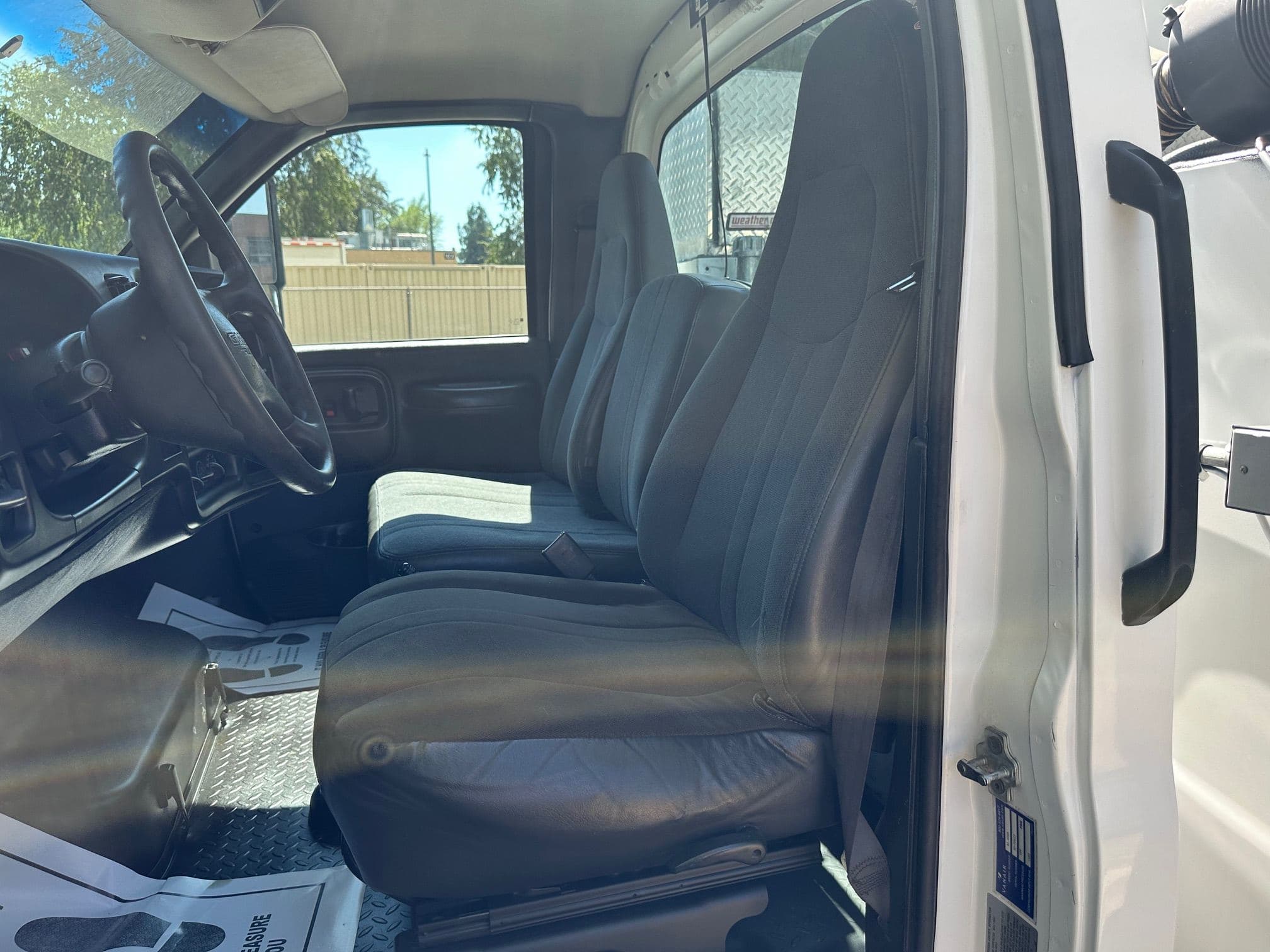 2007 GMC C7 image 29