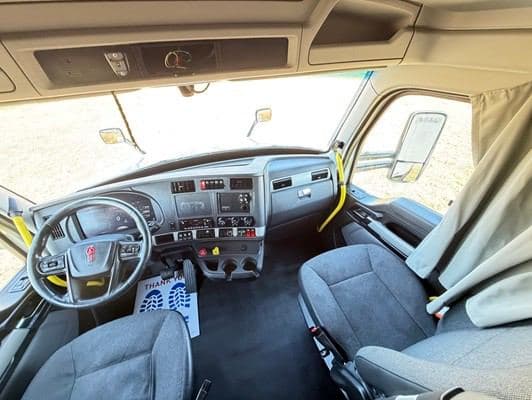2023 Kenworth T680 image 18
