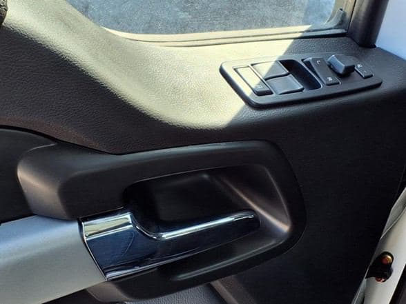 2025 Kenworth T880 image 18