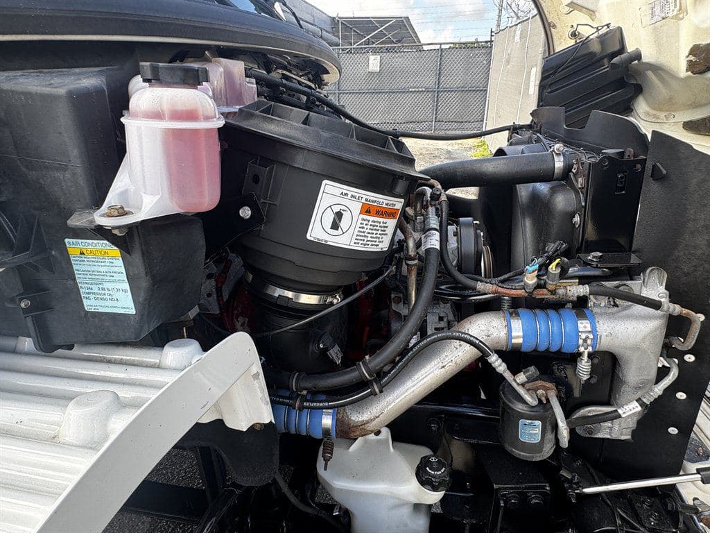 2017 Freightliner M2-106 image 44