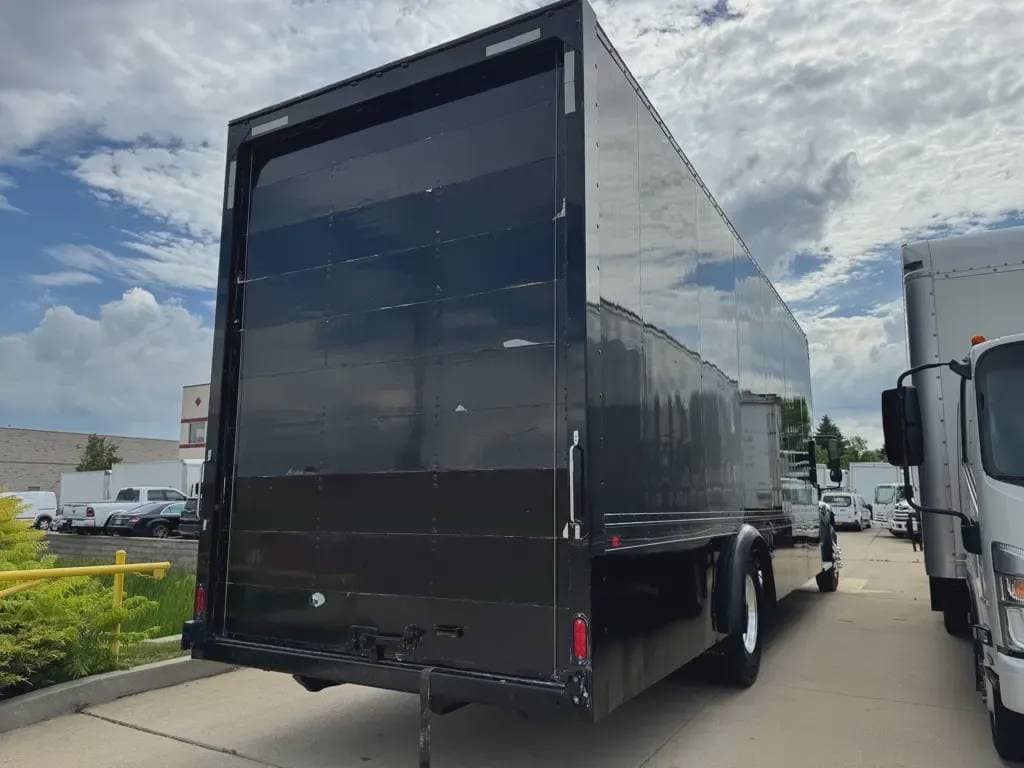 Used 2019 FREIGHTLINER Box Truck - Straight Truck, Van, Moving Van - BUSINESS CLASS M2 106 For Sale image 3