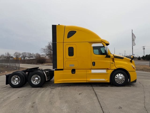 2024 Freightliner Cascadia image 4