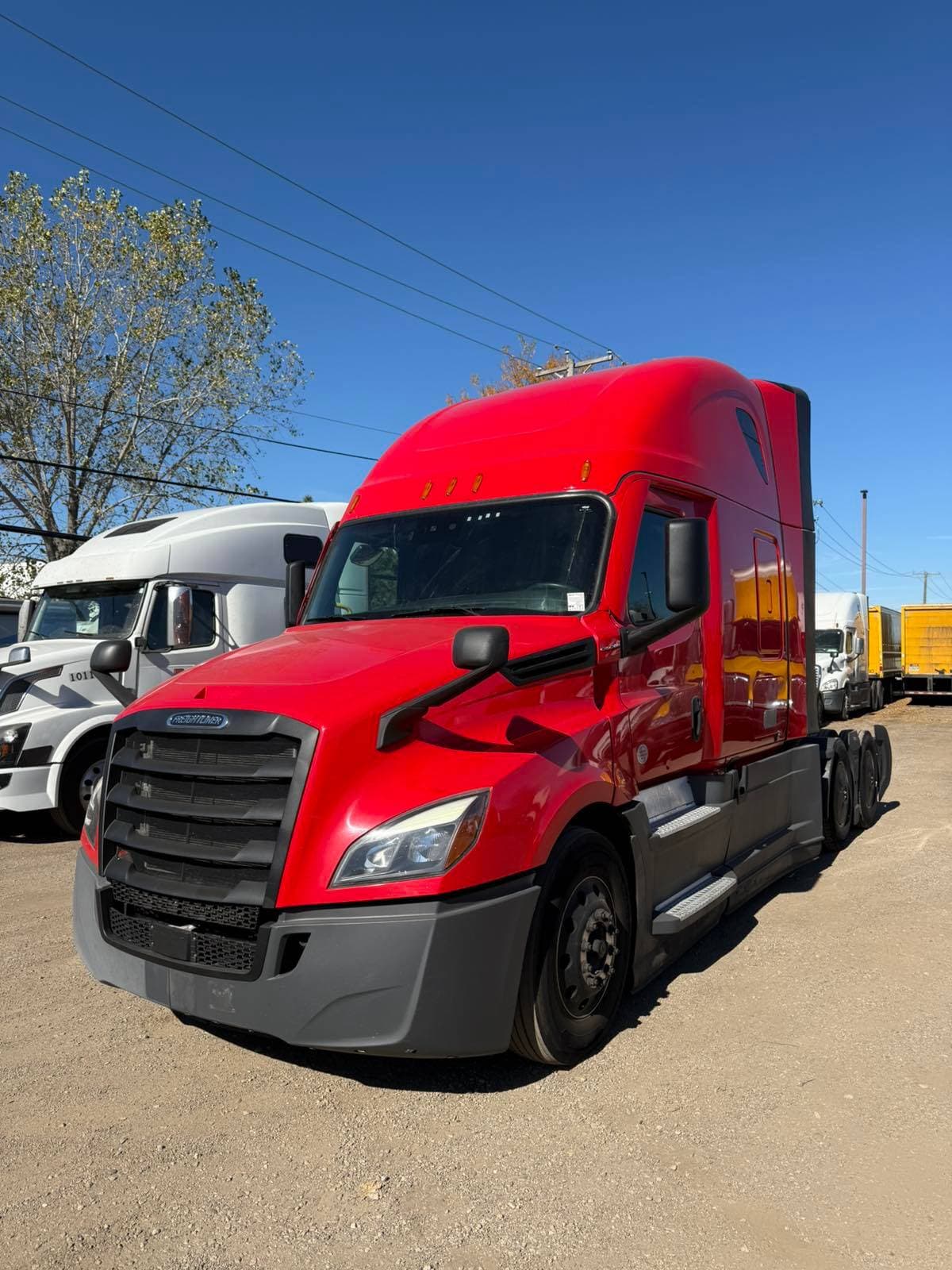 2022 Freightliner Cascadia image 3
