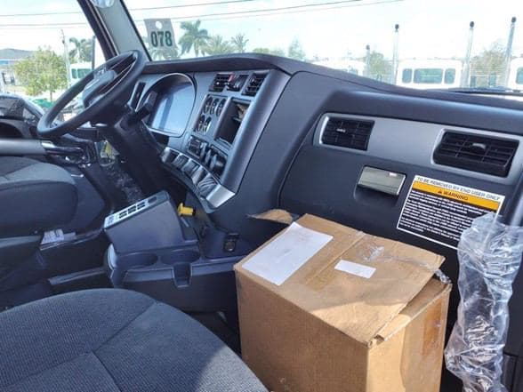 2026 Kenworth T880 image 23
