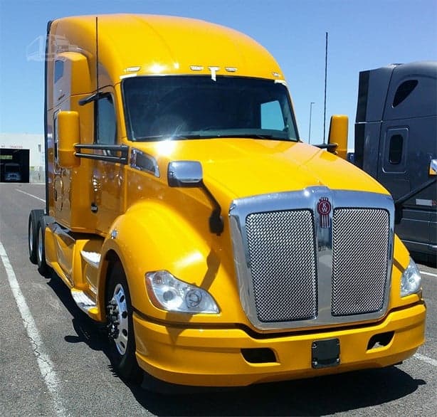 2021 Kenworth T680 image 2