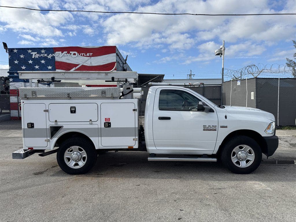 2016 Ram 3500 Tradesman image 16