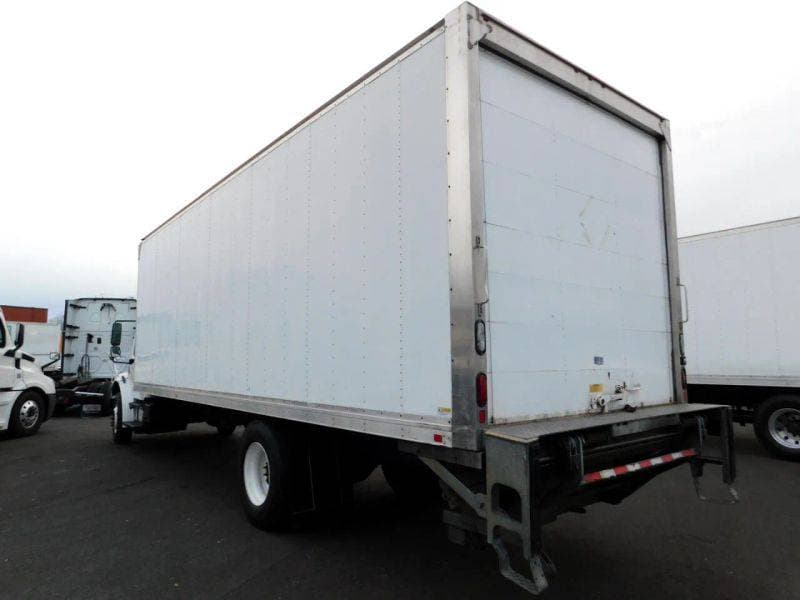 2018 Freightliner Cascadia 125 image 3