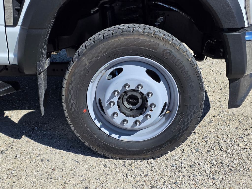 2026 Ford F-550SD XL Service Utility Body image 10