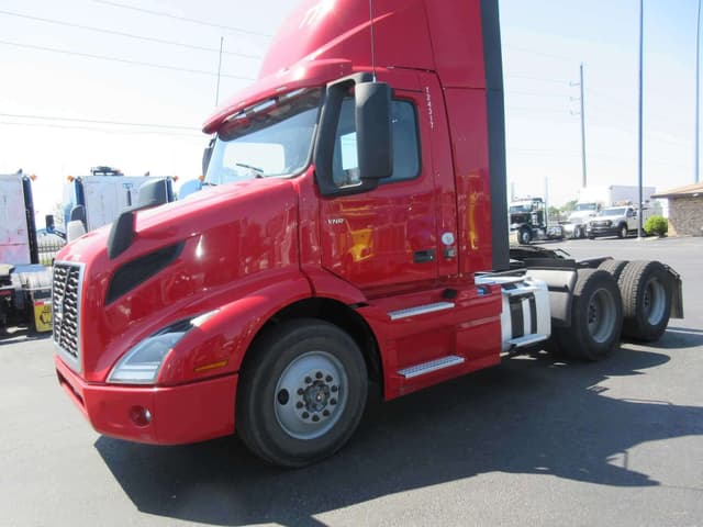 2020 Volvo VNR