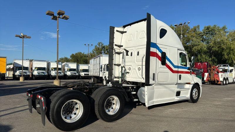2021 Freightliner Cascadia image 14