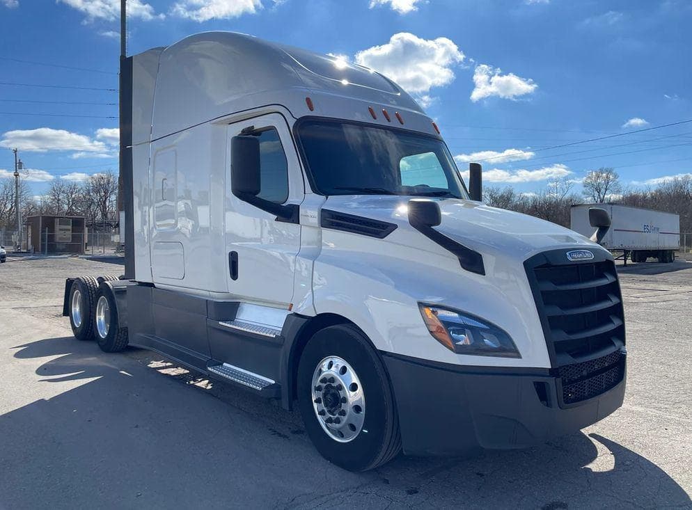 2023 Freightliner Cascadia PRL-26K image 2