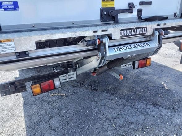 2025 Isuzu NRR image 7