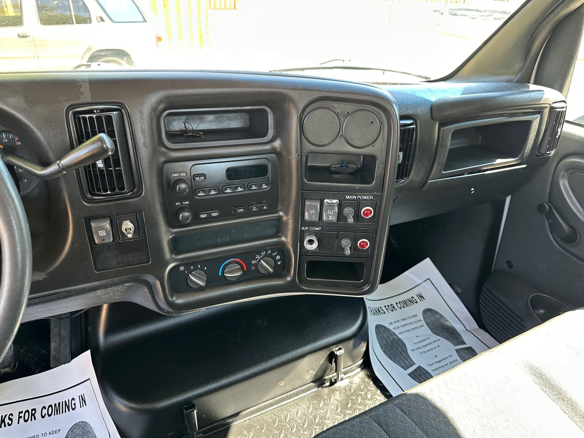 2007 GMC C7 image 28