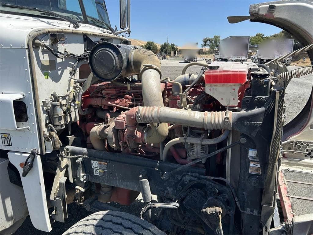 2019 Peterbilt 367 image 10