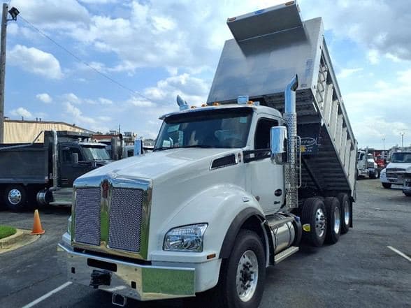 2026 Kenworth T880 image 17