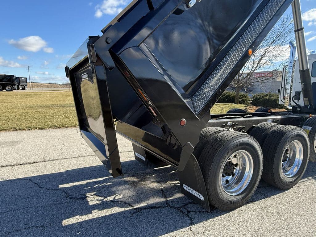 New 2026 KENWORTH T880S image 15