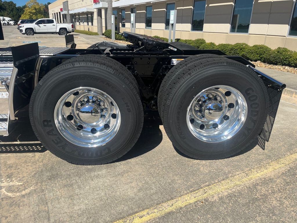 New 2026 KENWORTH W900L image 2