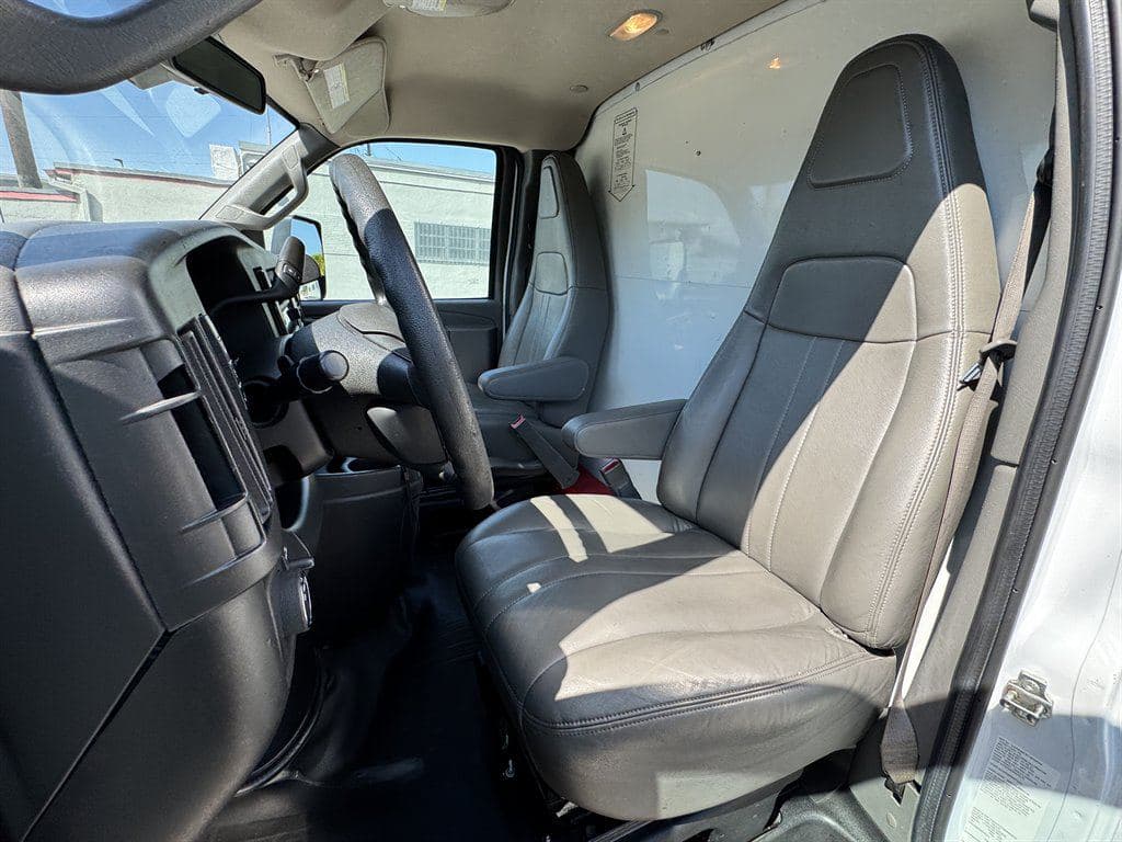 2021 GMC Commercial Vans image 54