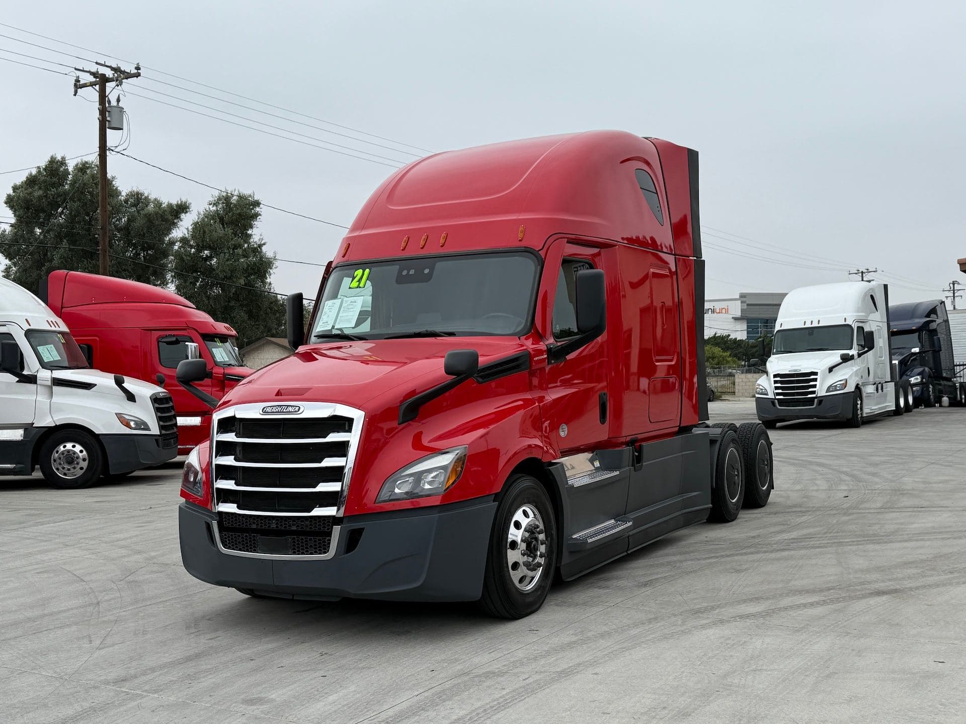 2021 Freightliner Cascadia 126 image 1