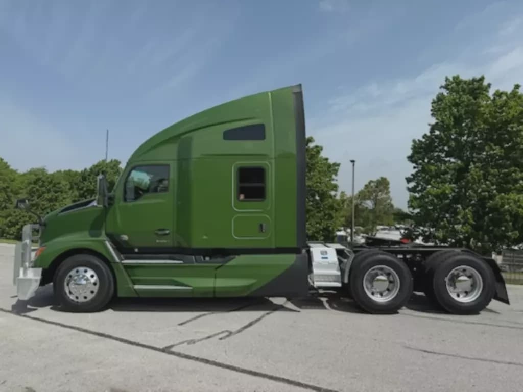 2022 Kenworth T680 image 3
