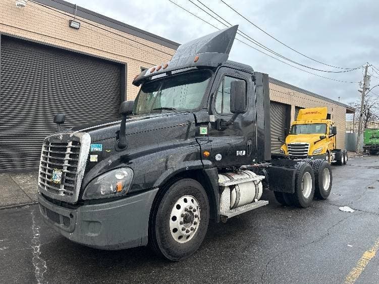 2018 Freightliner Cascadia image 10