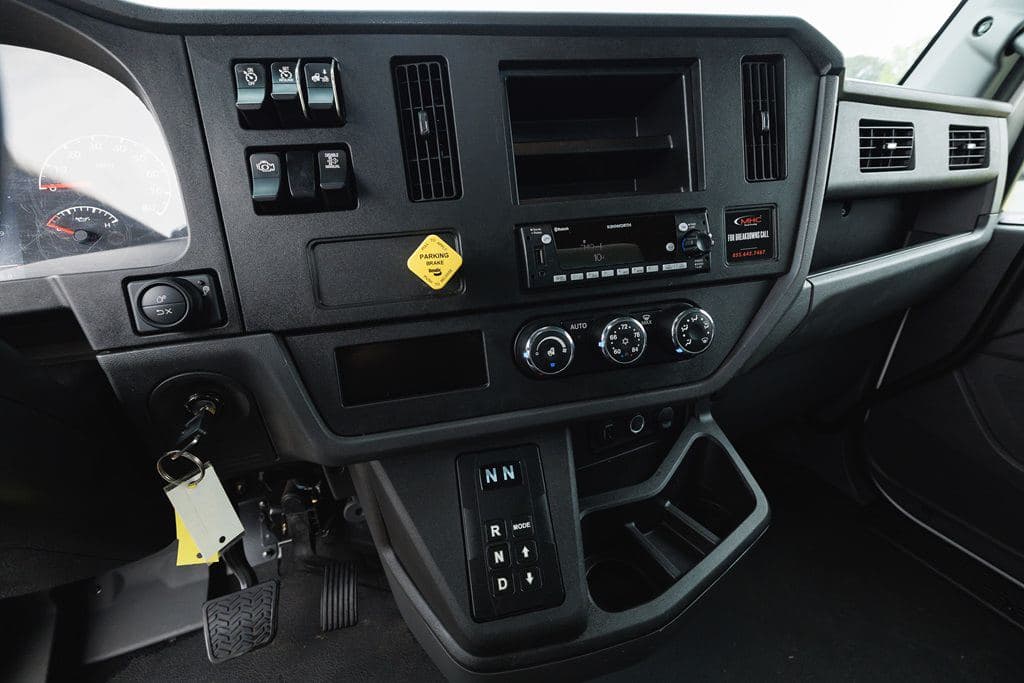 Used 2024 KENWORTH T280 image 15