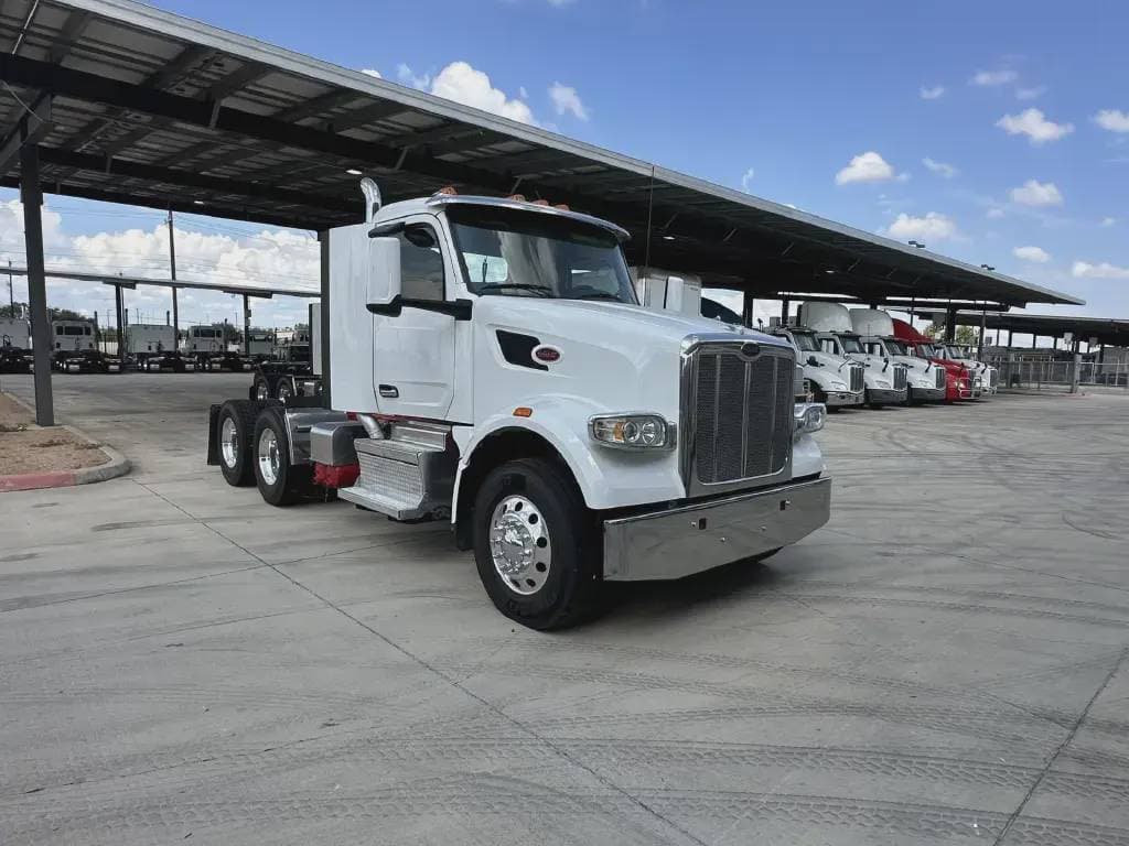 2022 Peterbilt 567 image 3
