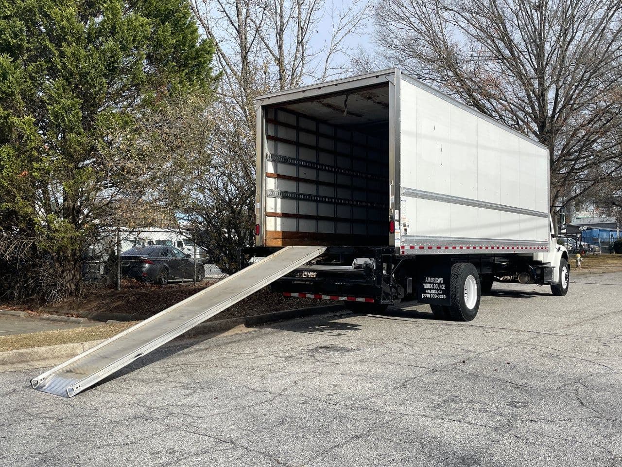 2020 Freightliner M2106 image 5