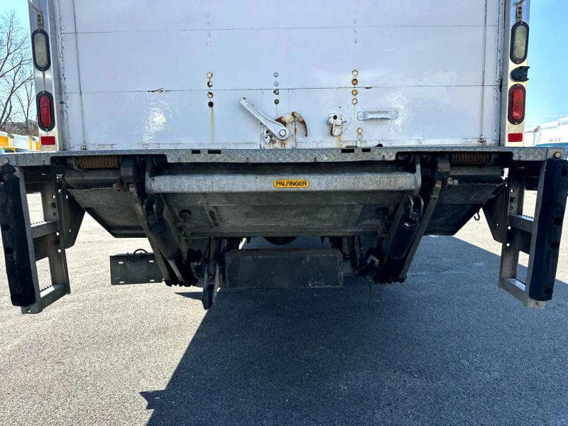 2017 Freightliner Cascadia 125 image 8