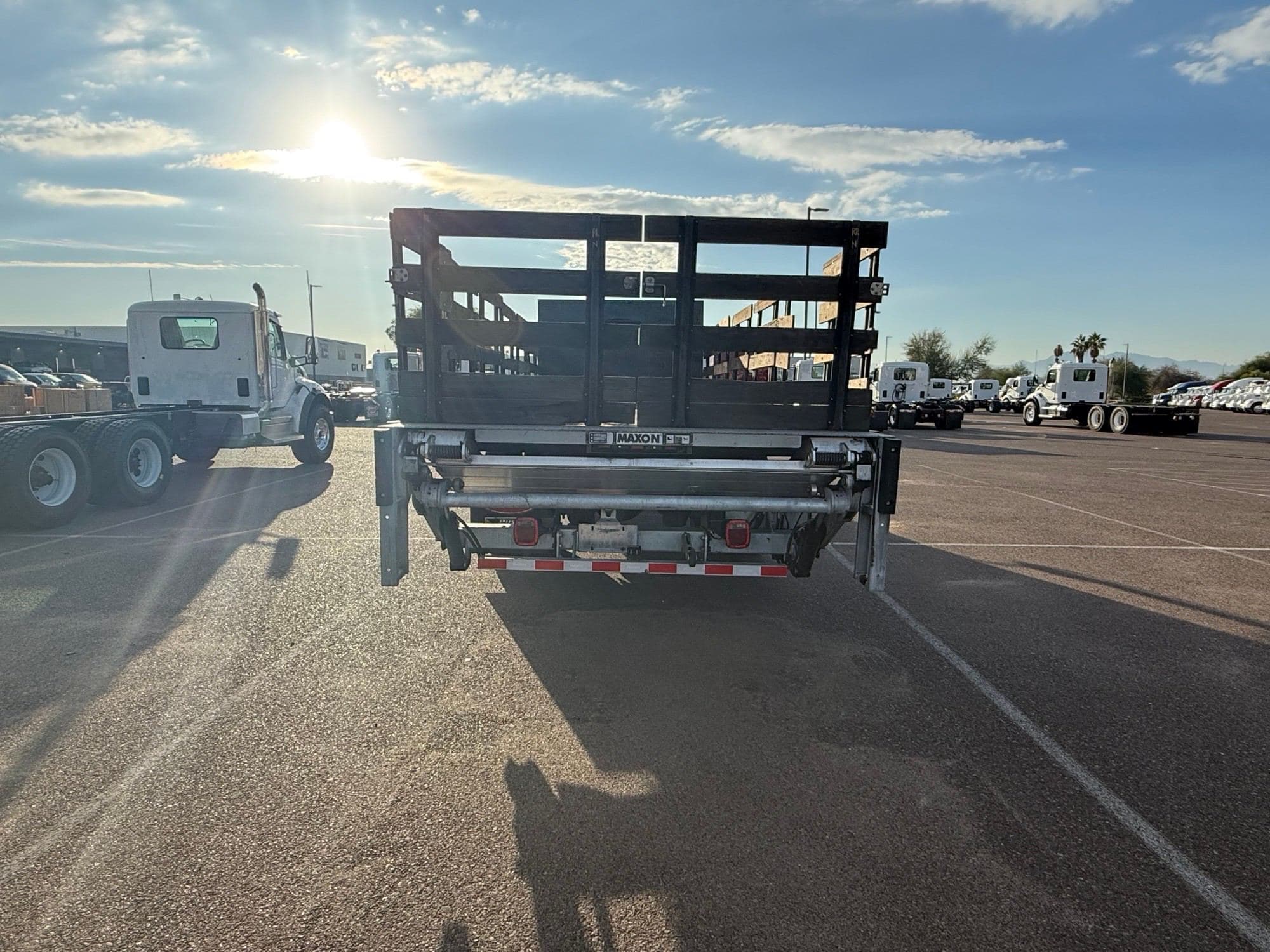 2020 Peterbilt 337 image 6