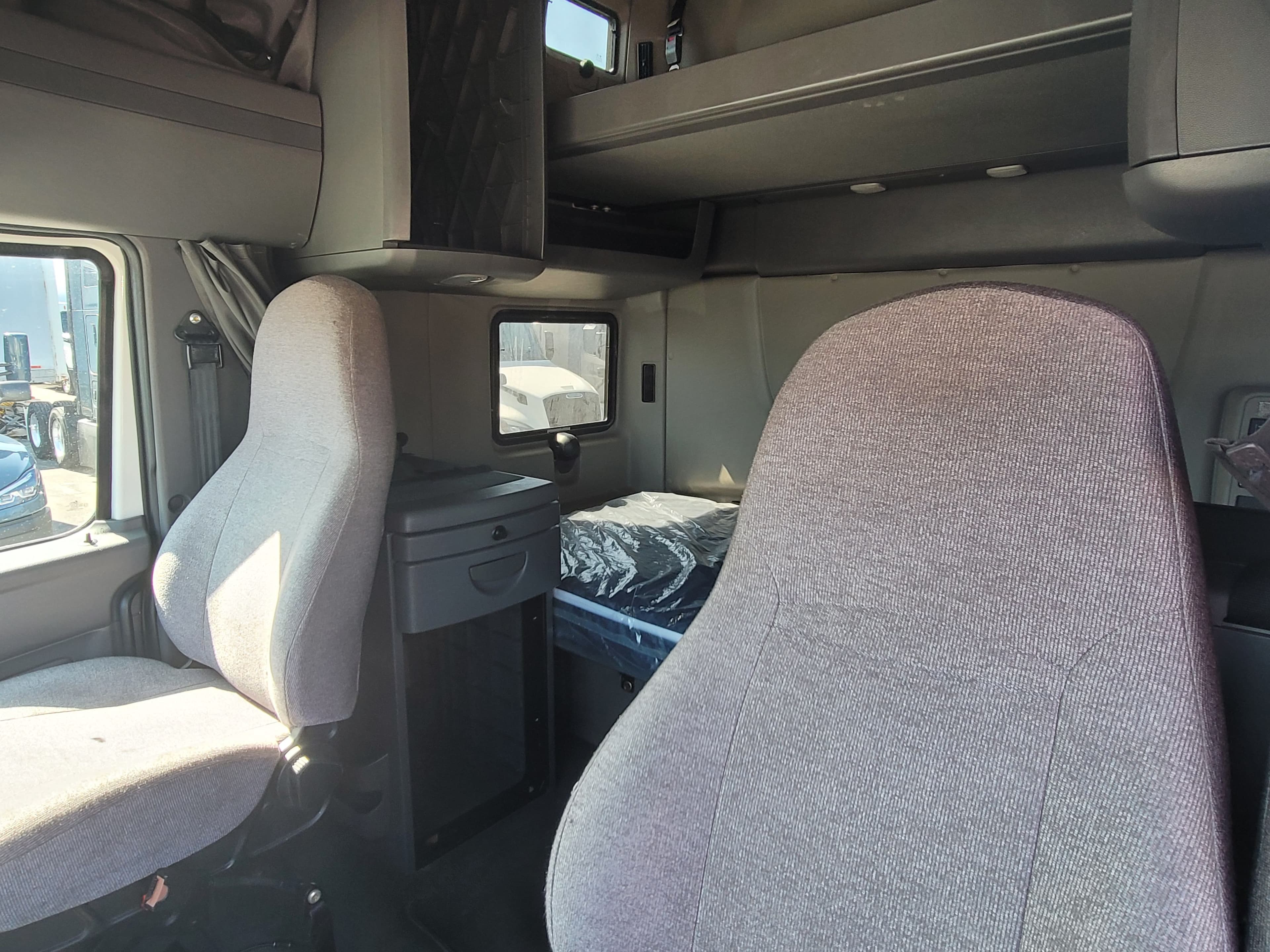 2022 International 1652 image 8