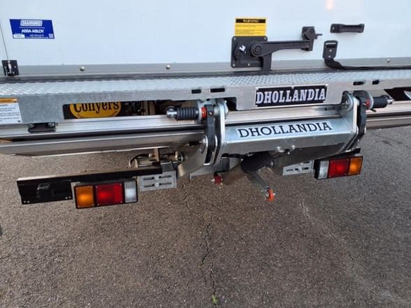 2025 Isuzu NRR image 4