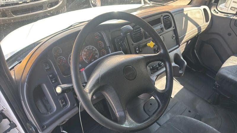 2017 Freightliner Cascadia 125 image 19