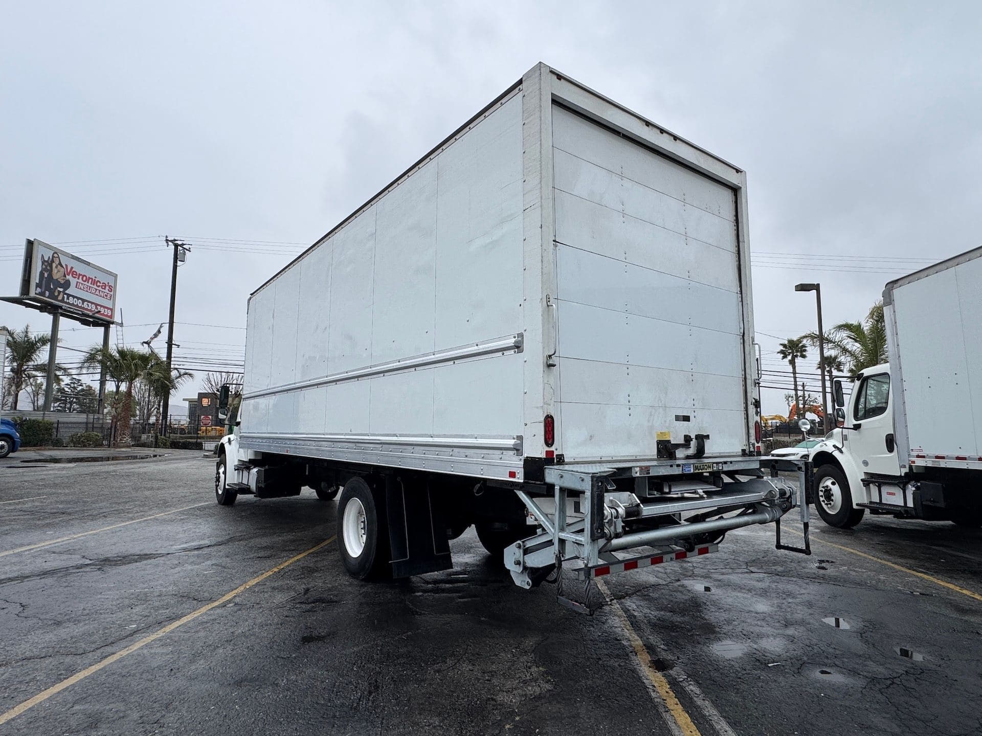 2018 Freightliner BUSINESS CLASS M2 106 image 6