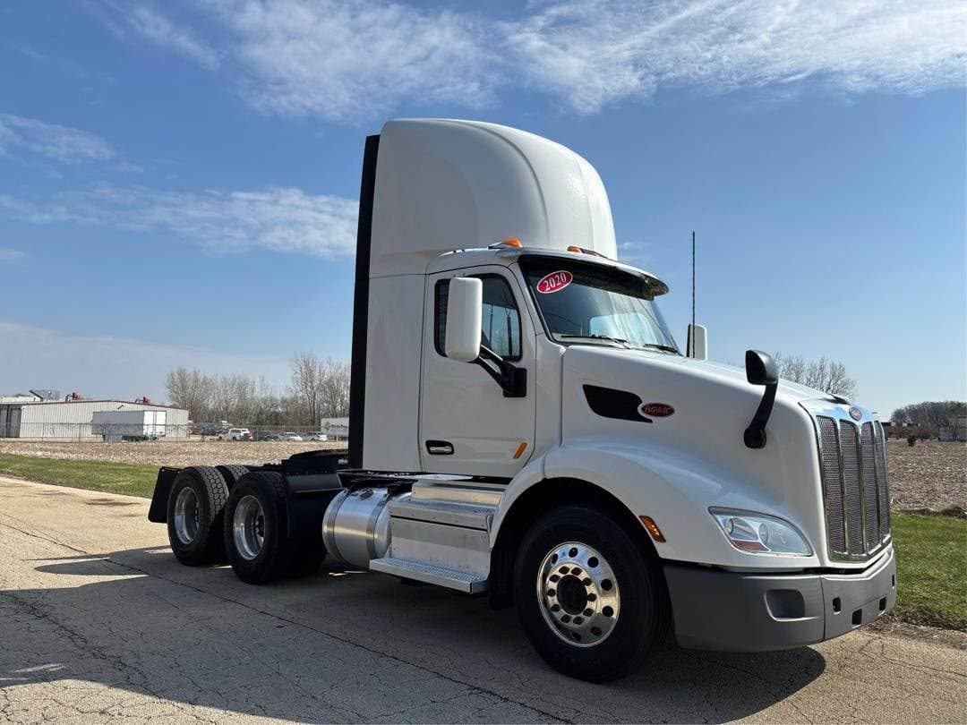 2020 Peterbilt 579 image 3