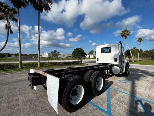 2024 Kenworth T880 image 4