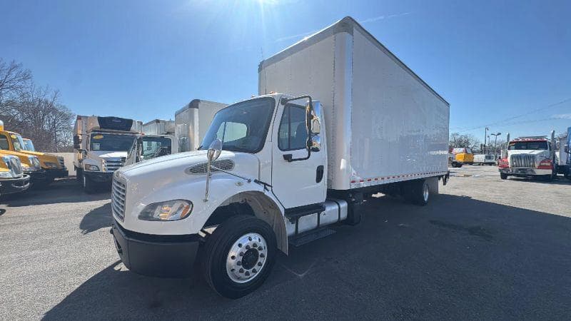 2017 Freightliner Cascadia 125 image 2