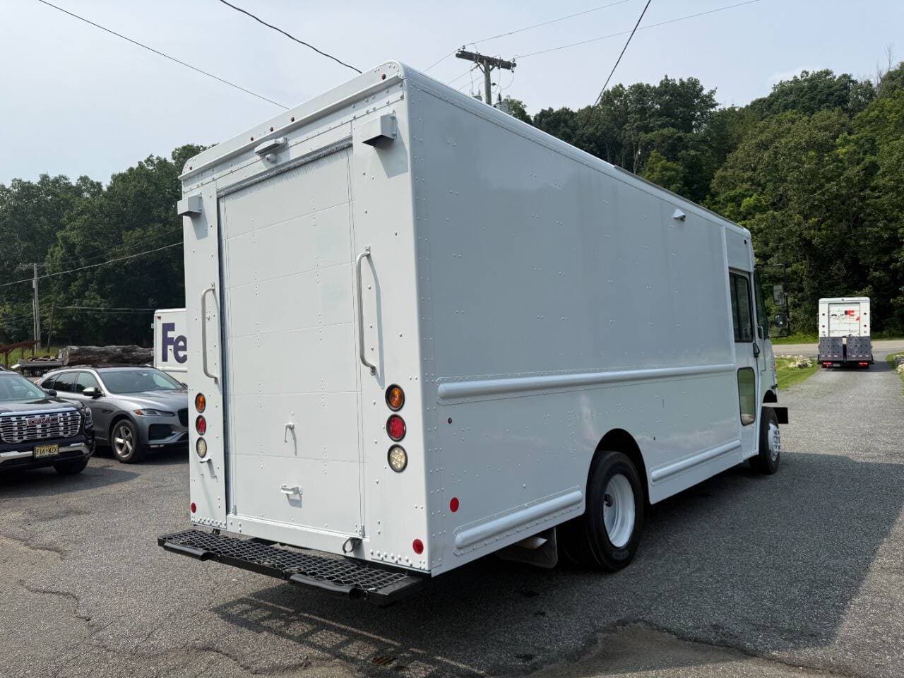 2020 Freightliner MT45 image 3
