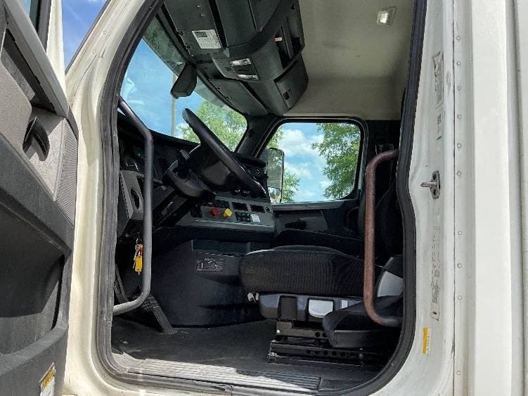 2018 Freightliner Cascadia image 6