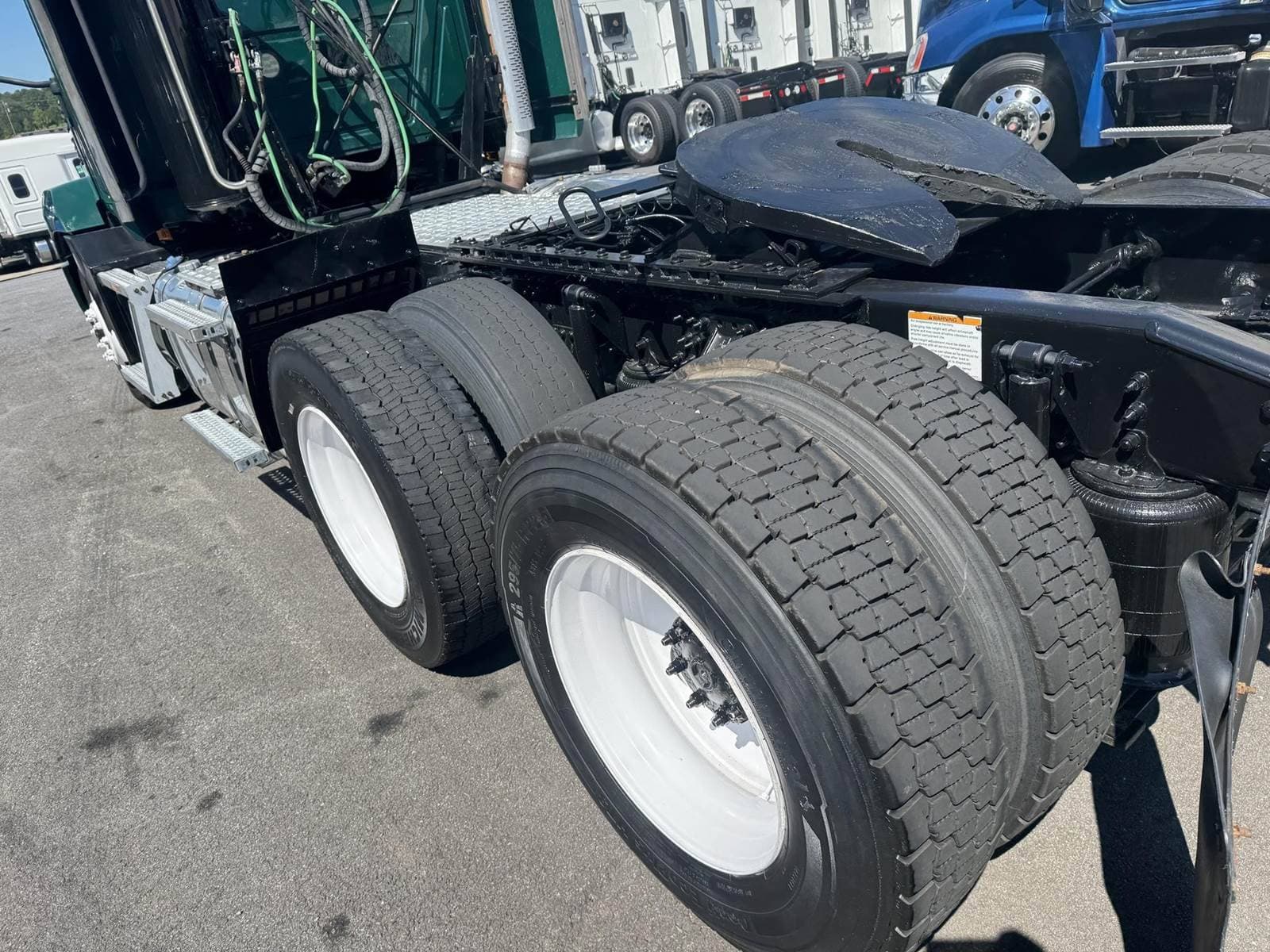 2020 Mack Anthem 64T Sleeper Semi Truck - MP8 415HP image 3